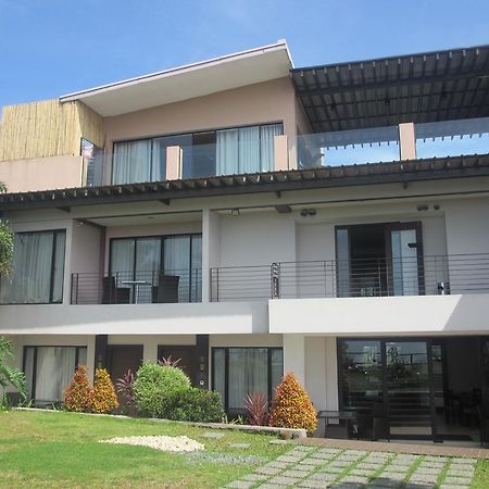 The Theodore Hotel Tagaytay City Esterno foto