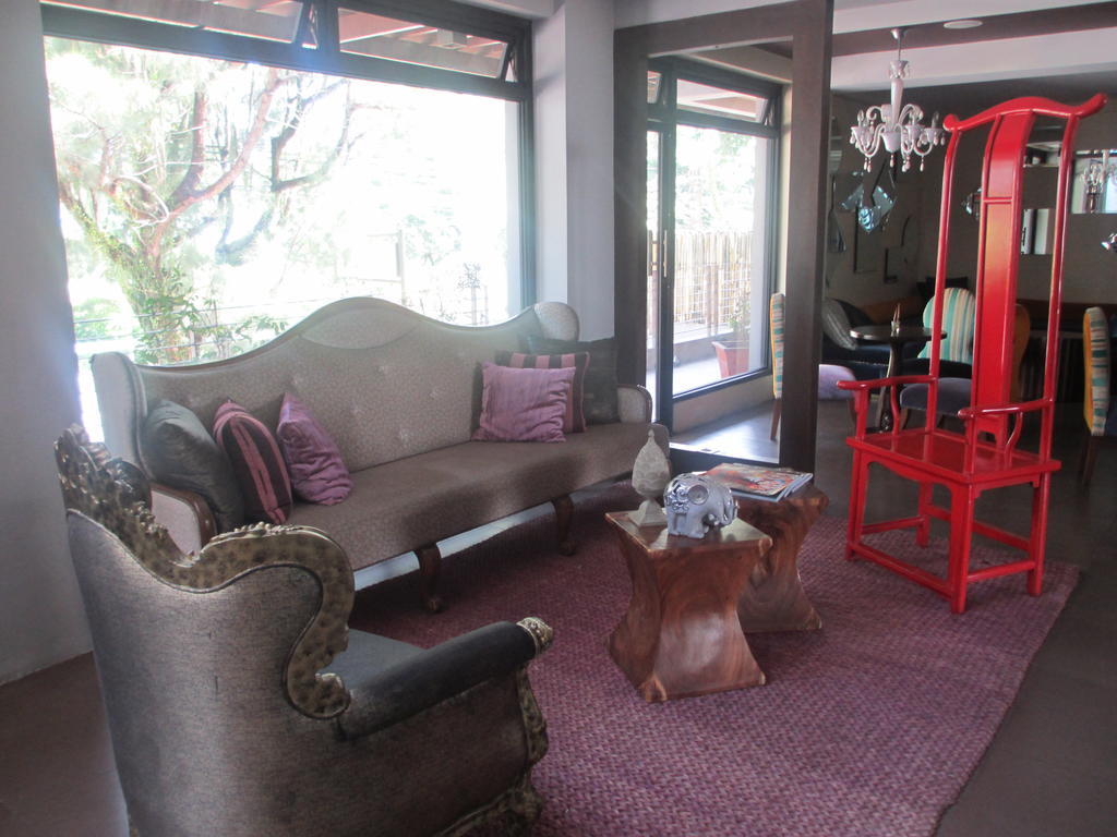 The Theodore Hotel Tagaytay City Esterno foto