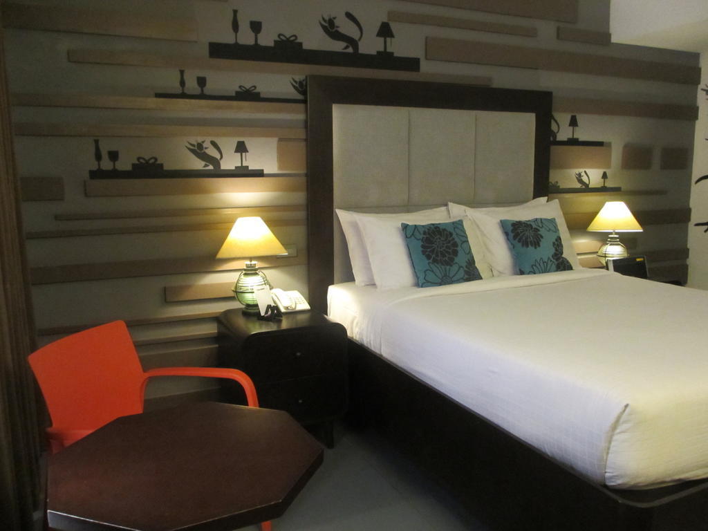 The Theodore Hotel Tagaytay City Esterno foto