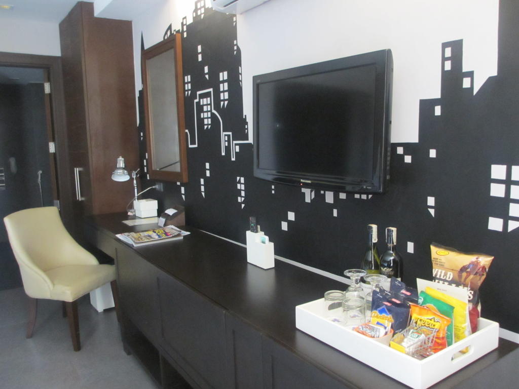 The Theodore Hotel Tagaytay City Esterno foto
