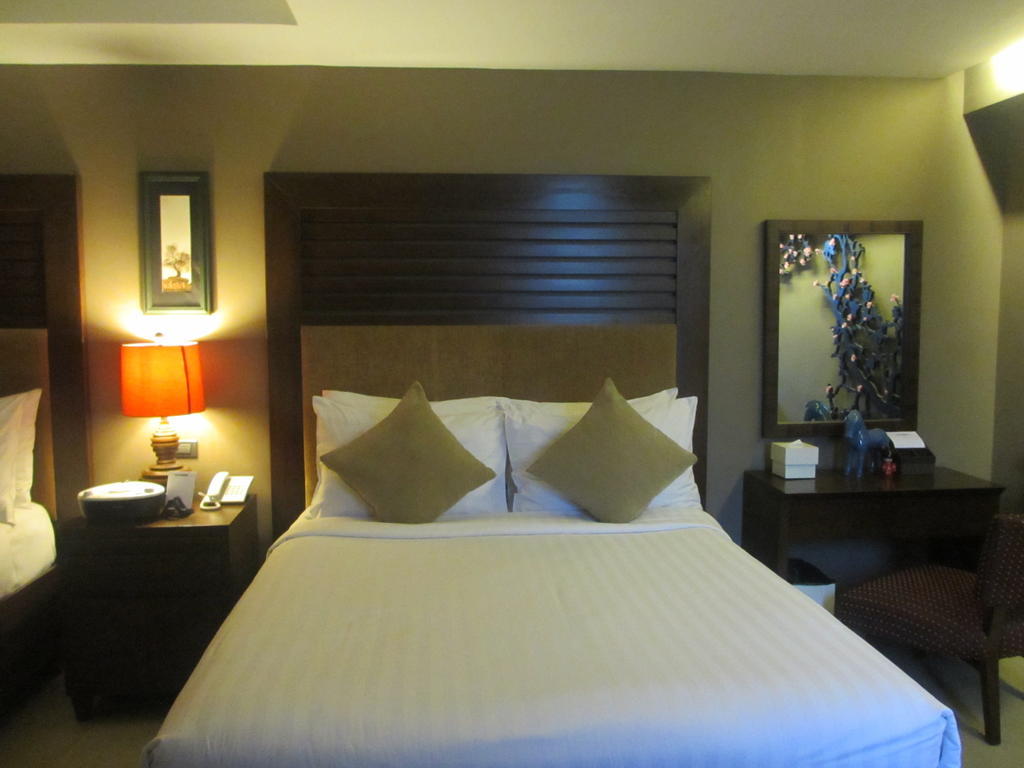 The Theodore Hotel Tagaytay City Esterno foto