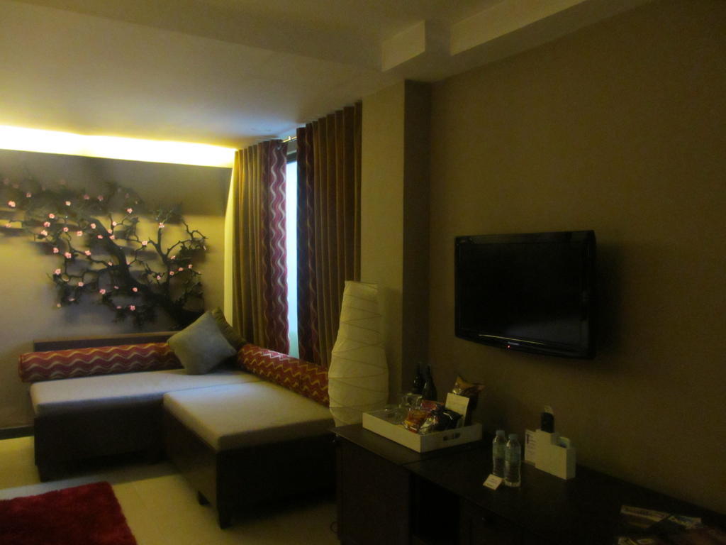 The Theodore Hotel Tagaytay City Esterno foto