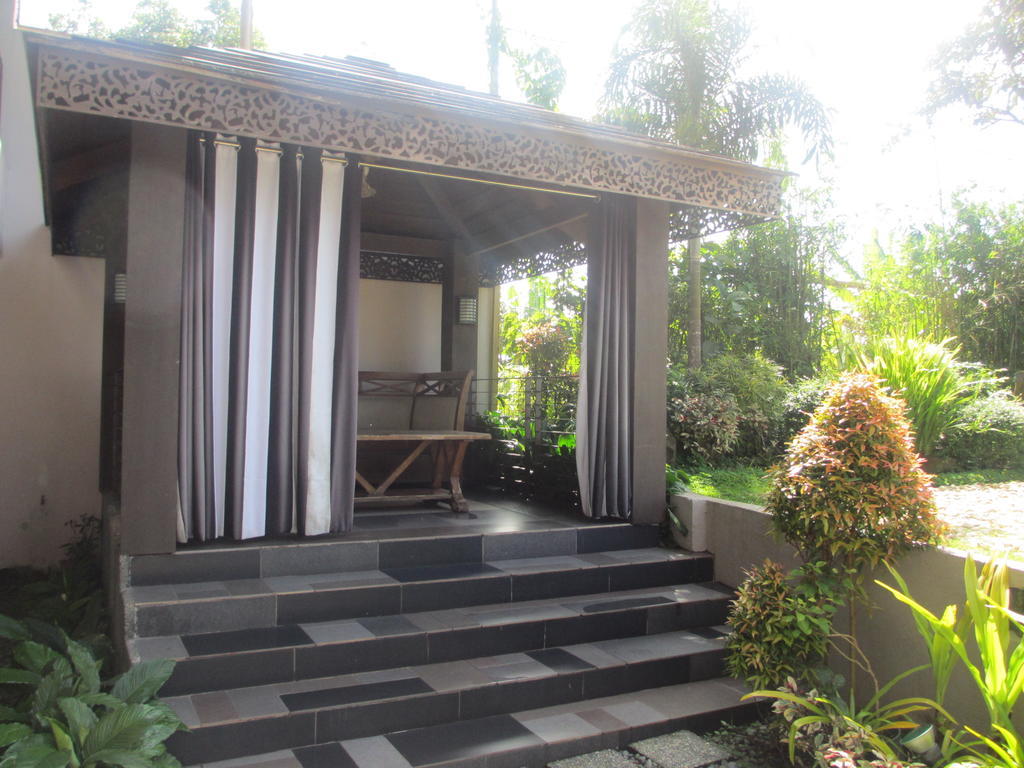 The Theodore Hotel Tagaytay City Esterno foto