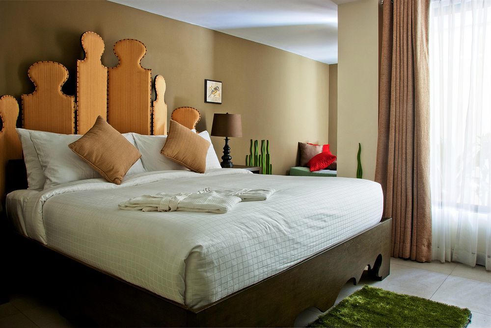 The Theodore Hotel Tagaytay City Esterno foto
