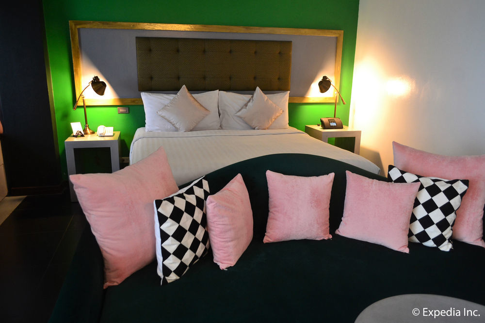 The Theodore Hotel Tagaytay City Esterno foto